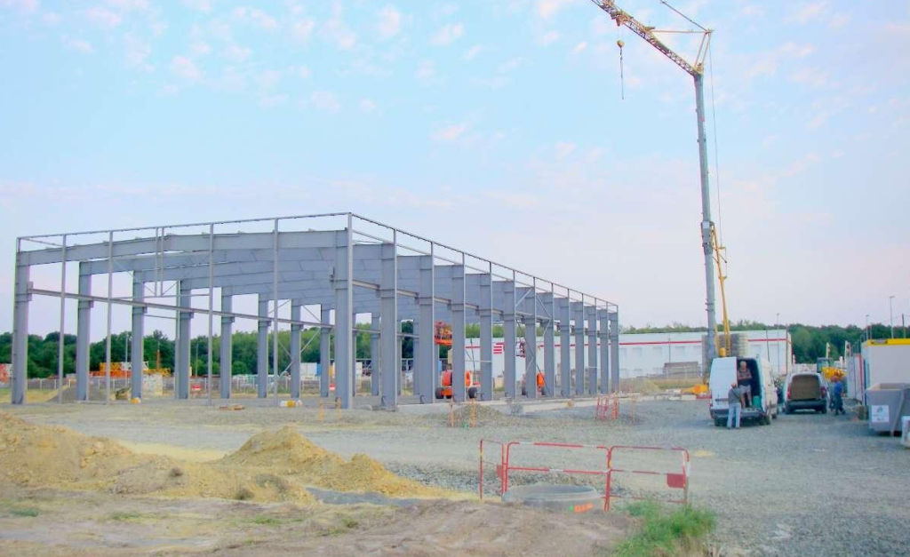 Construction d'un bâtiment industriel à Derval en 2013 par la sarl Maçonnerie Claude et Pascal Loiseau